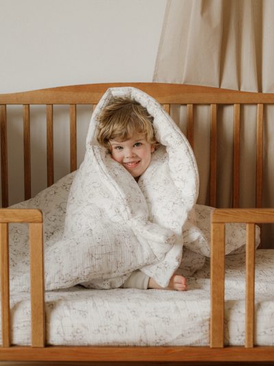 Muślinowa pościel z wypełnieniem wzór Króliczki na polanie - obrazek 3