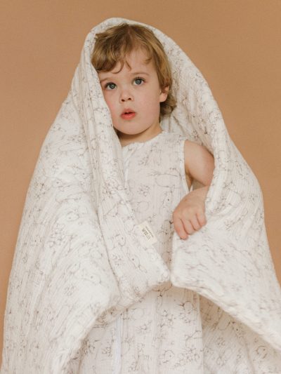 Muślinowa pościel z wypełnieniem wzór Króliczki na polanie - obrazek 4