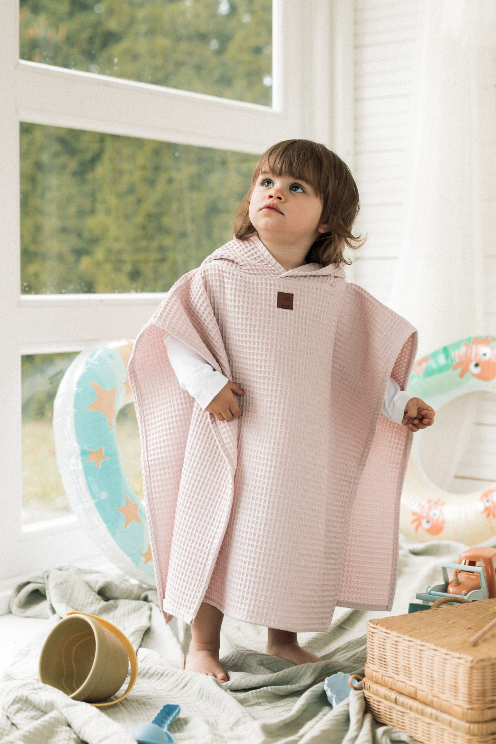 0X0A8456-scaled-1.jpg Ponczo kąpielowe - pudrowy róż - obrazek 1