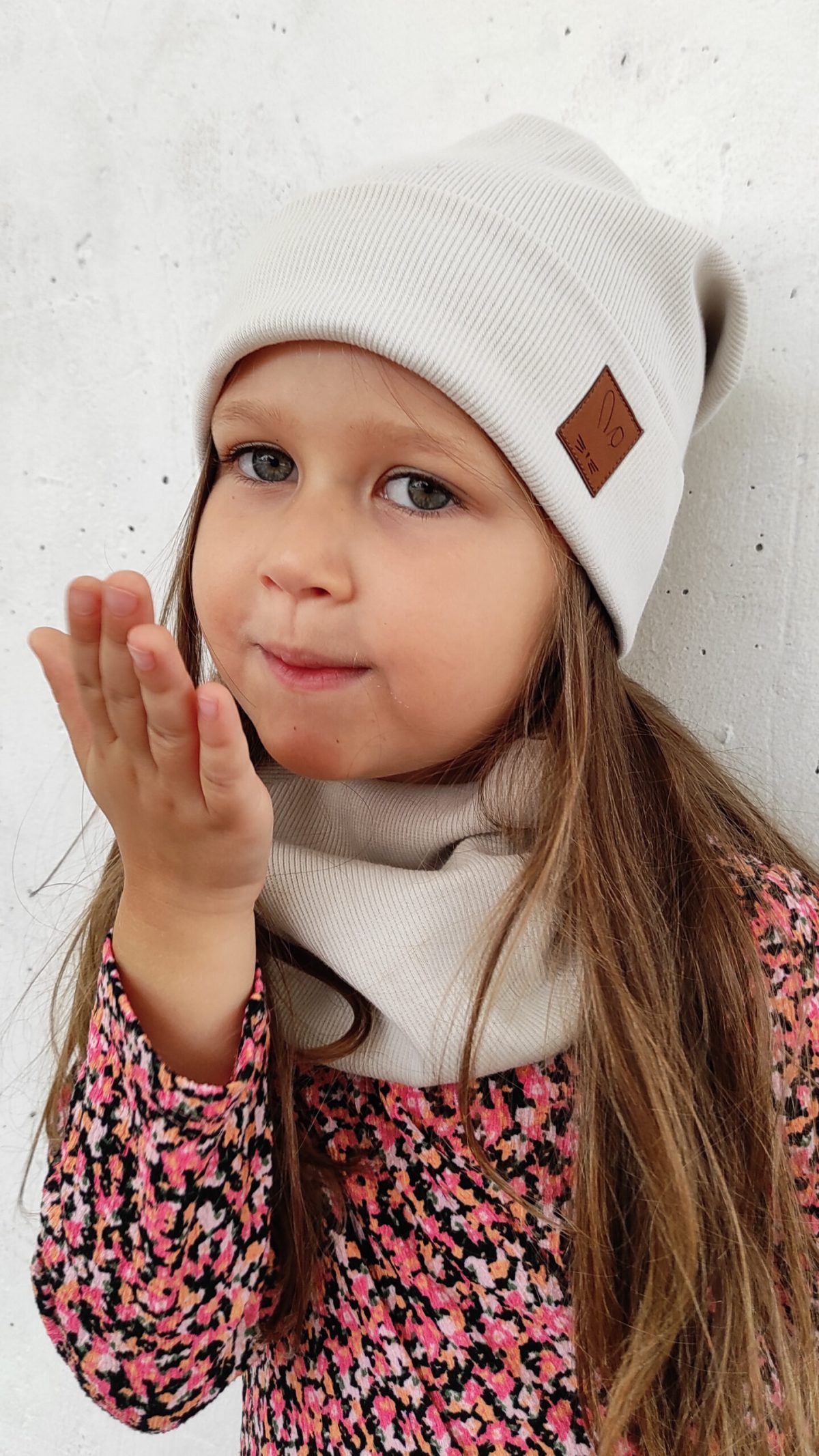 Czapka prążkowana BEŻ - obrazek 3