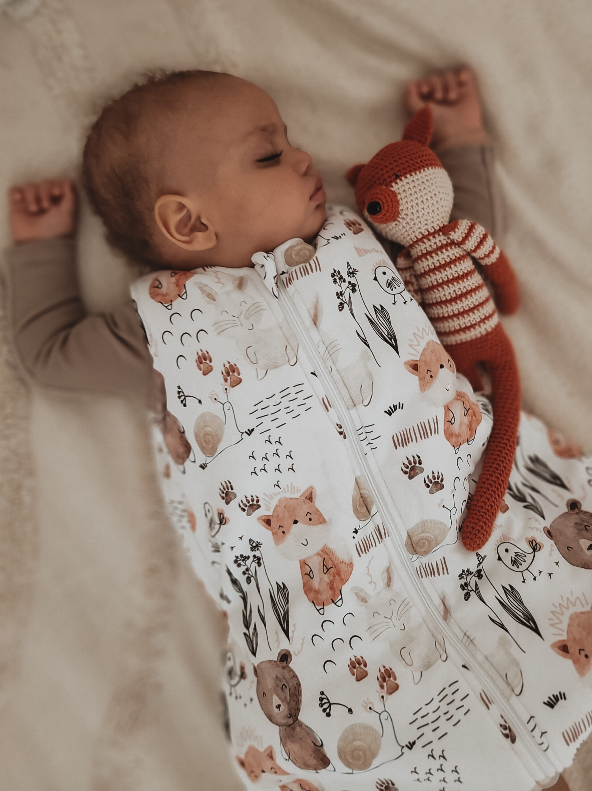 Śpiworek z nogawkami - wzór LEŚNE ZWIERZĄTKA