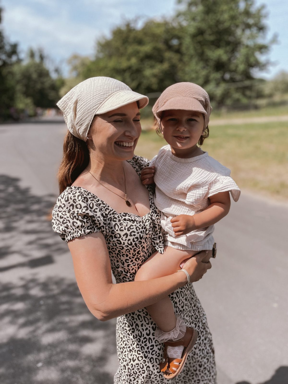 Chustka z daszkiem muślinowa - obrazek 3