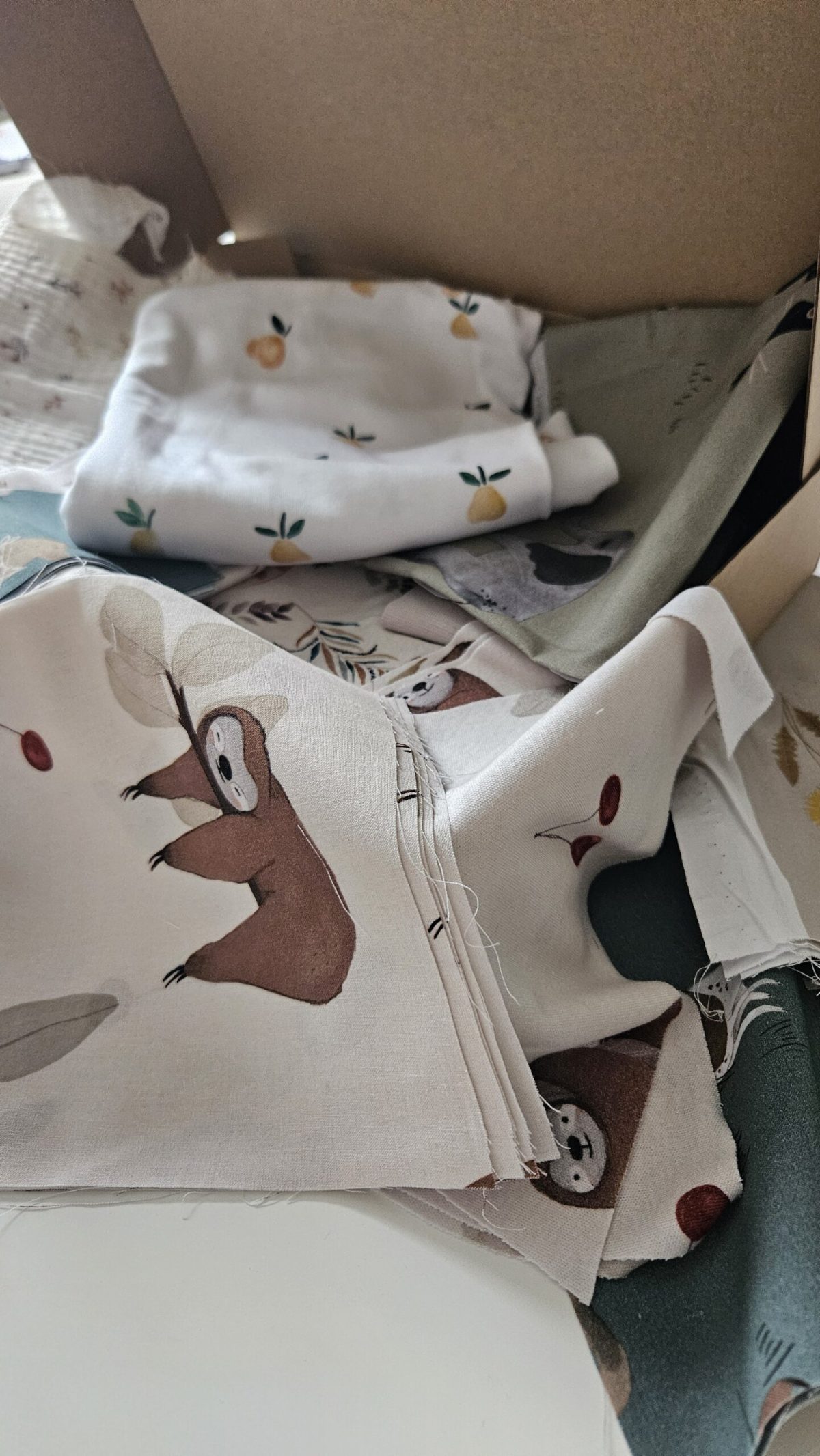 Pudełko kreatywne - skrawki materiałów - obrazek 2