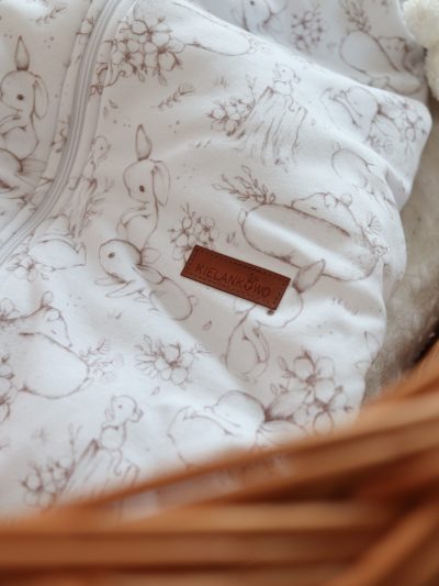 Śpiworek z nogawkami - wzór Króliczki na polanie - obrazek 4