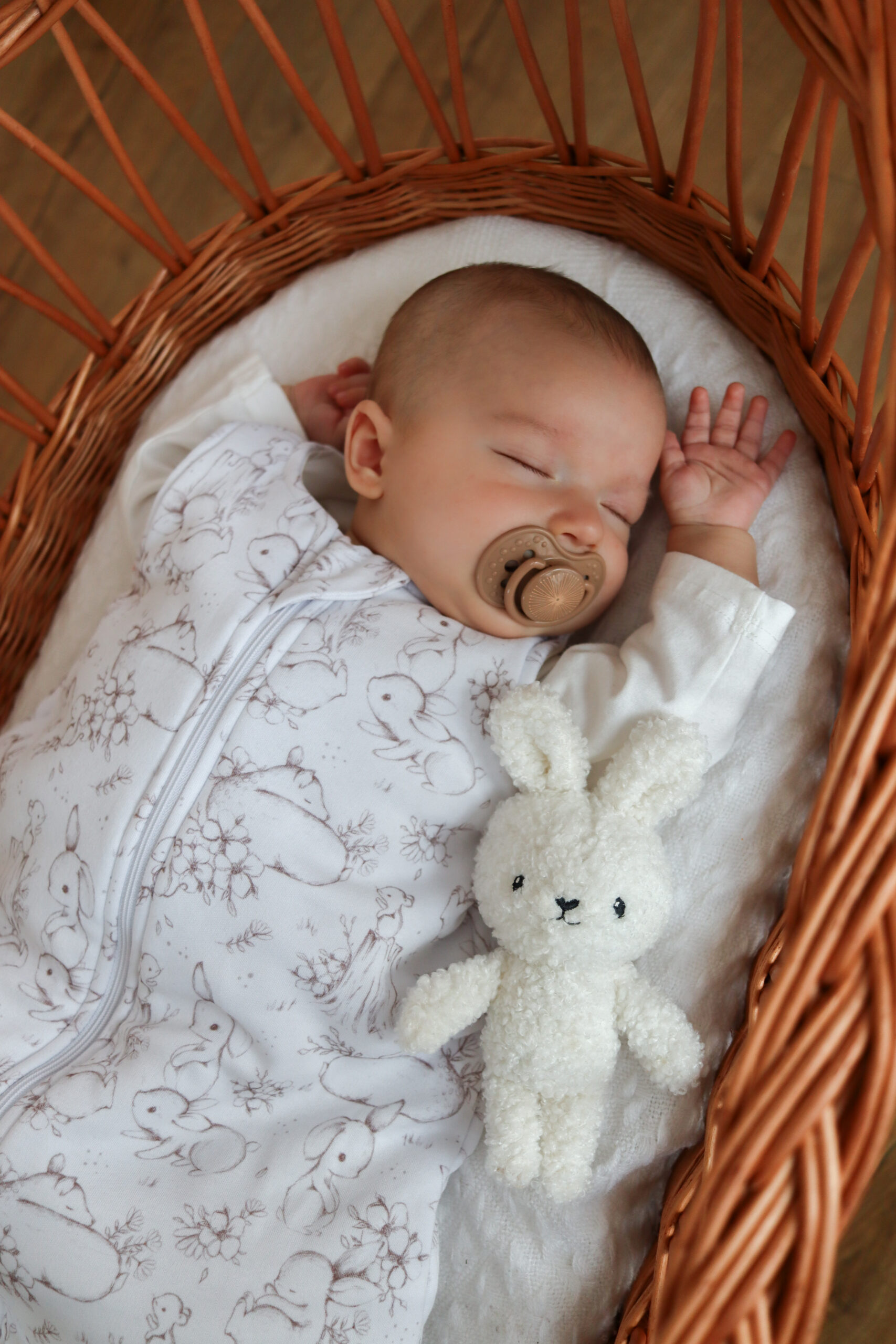 Śpiworek pełny - wzór Króliczki na polanie