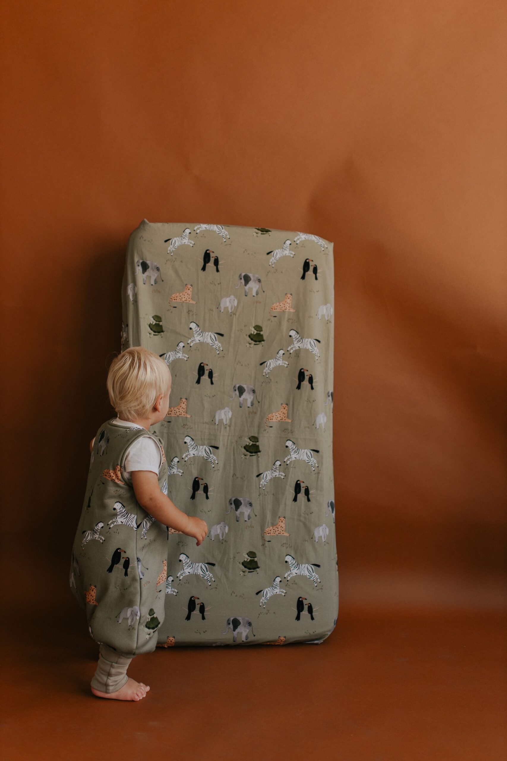 Prześcieradło do łóżeczka - wzór SAFARI