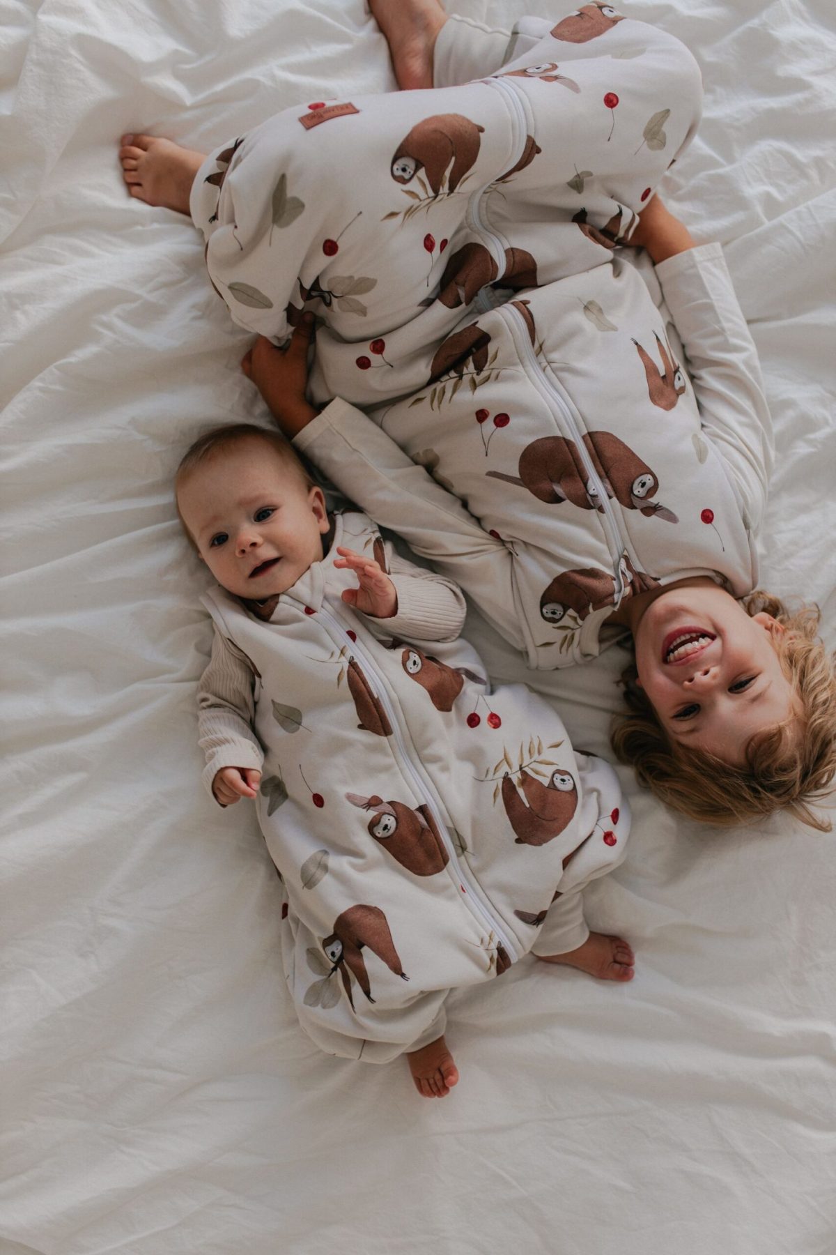 Prześcieradło do łóżeczka - wzór LENIWIEC - obrazek 2