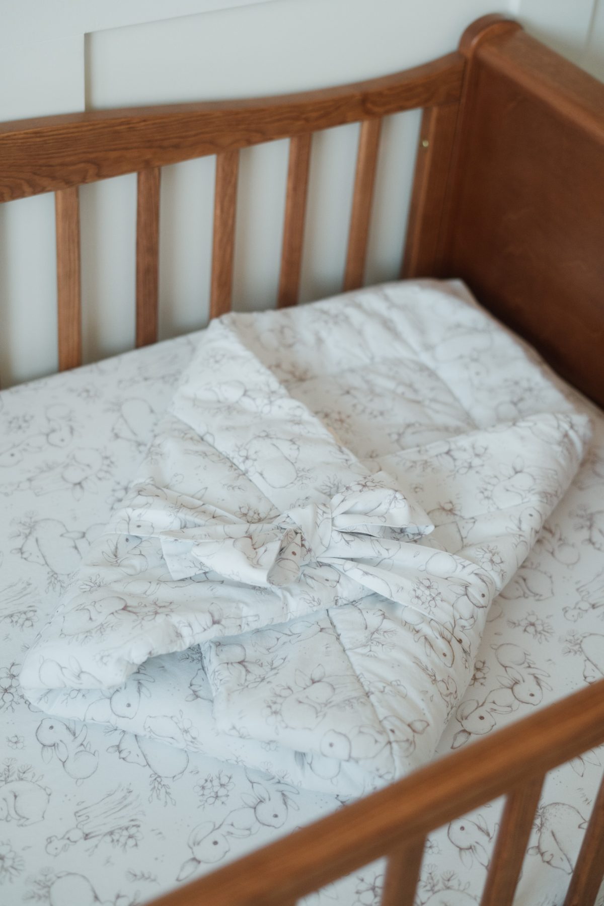 Rożek niemowlęcy - wzór Króliczki na polanie - obrazek 2