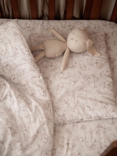 Poduszka - wzór Króliczki na polanie - obrazek 3