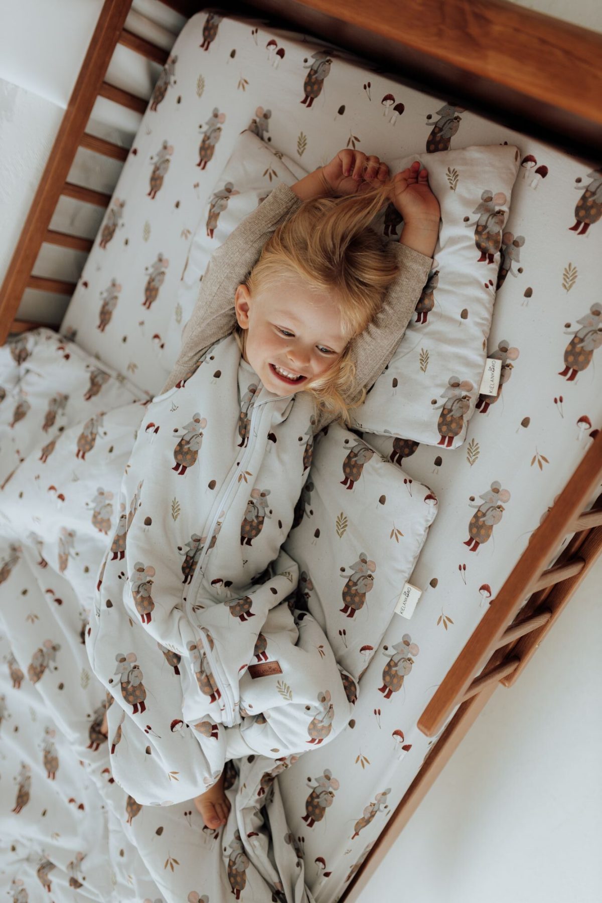 Poduszka - wzór Myszki w lesie - obrazek 3