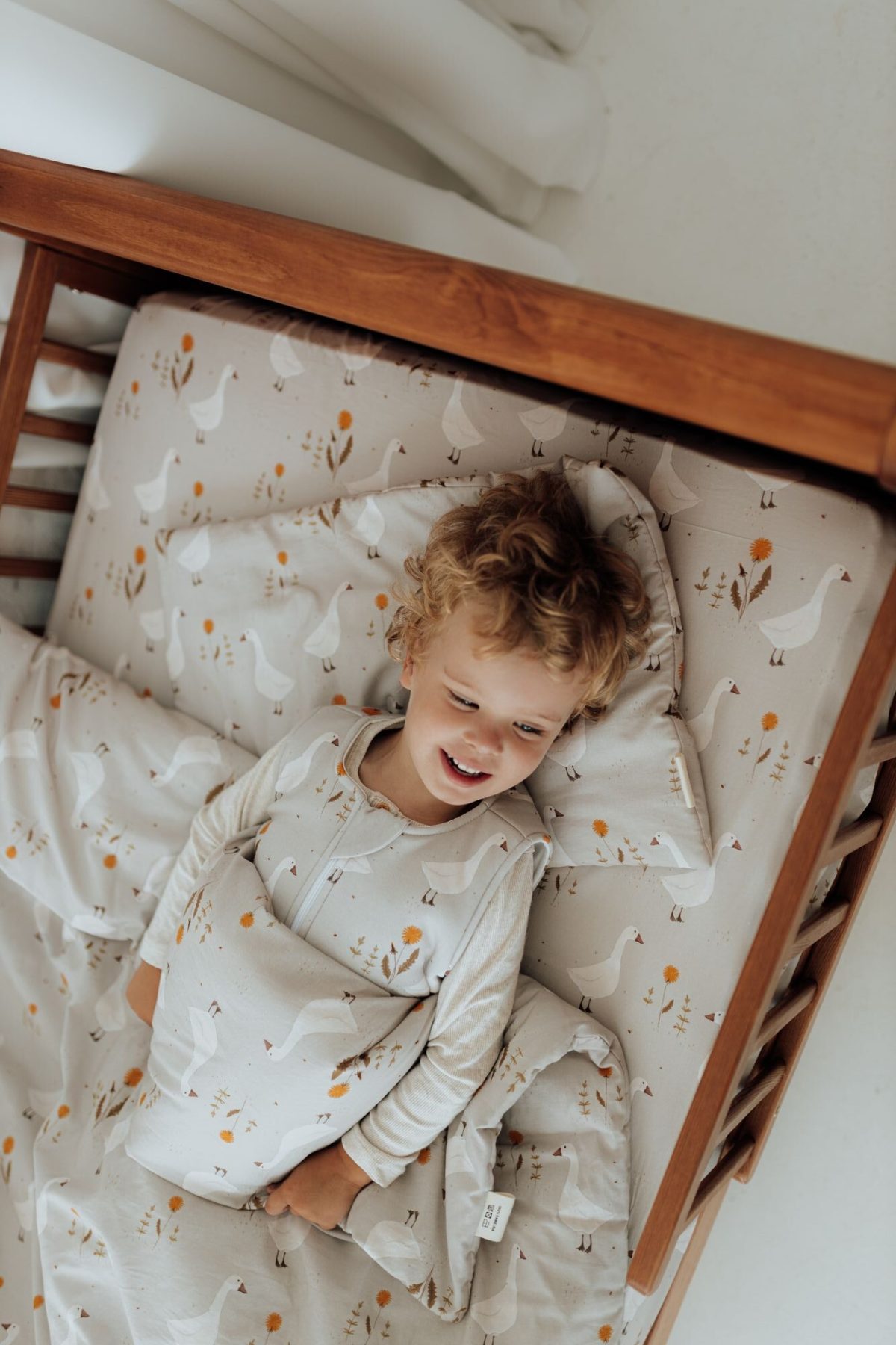 Prześcieradło do łóżeczka - wzór Gąski - obrazek 2