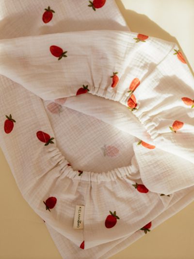 Muślinowe prześcieradło - wzór Truskawki - obrazek 3
