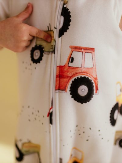 Śpiworek z nogawkami - wzór TRAKTORY I KOPARKI - obrazek 3