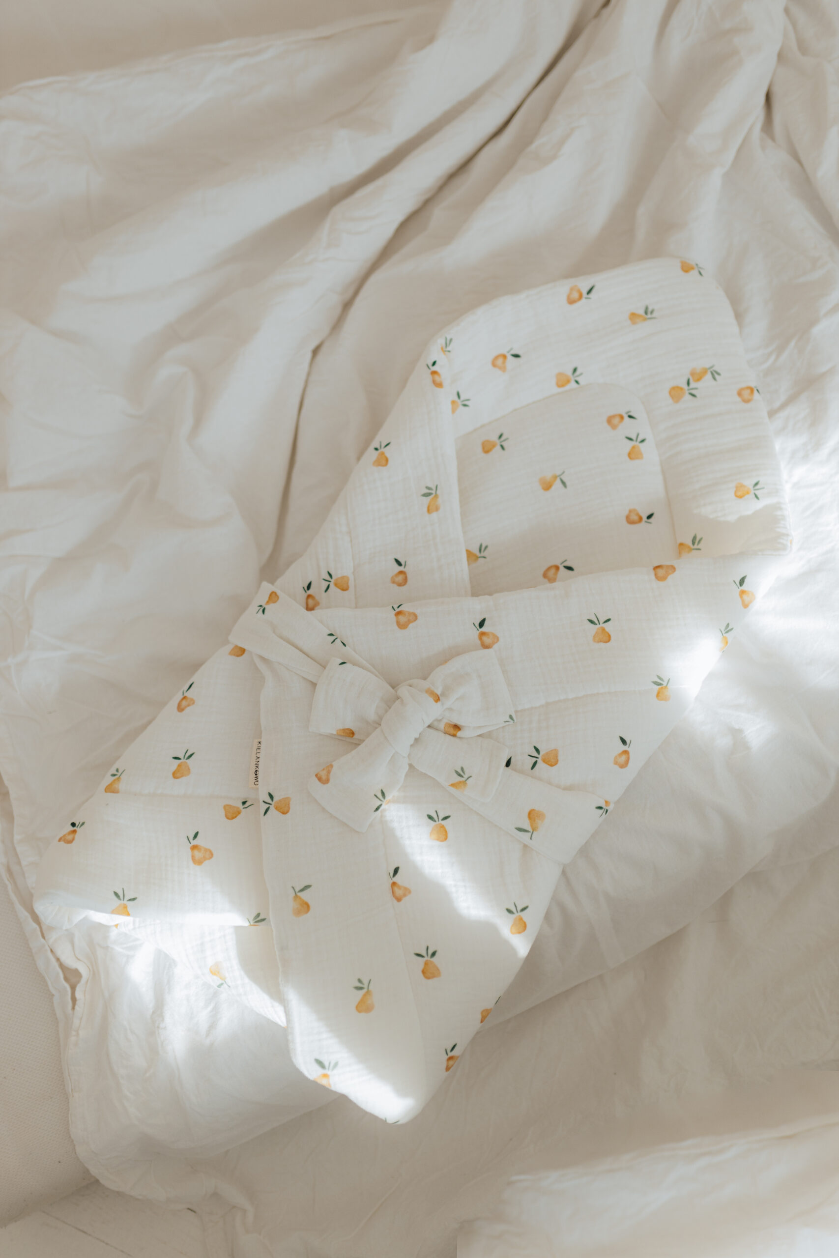 Muślinowy rożek niemowlęcy - wzór Gruszki