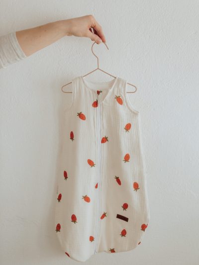 Śpiworek niemowlęcy muślinowy- wzór Truskawki - obrazek 3