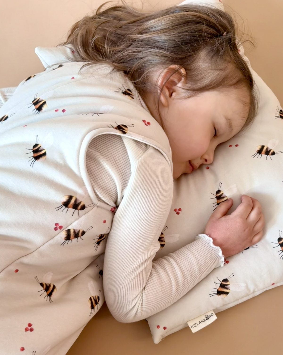 śpiworek z nogawkami, śpiworek niemowlęcy, śpiworek 1 tog, śpiworek 1,5 tog, pszczółki